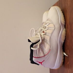 Nike Air Jordan 11 Retro Platinum Tint Sz 11